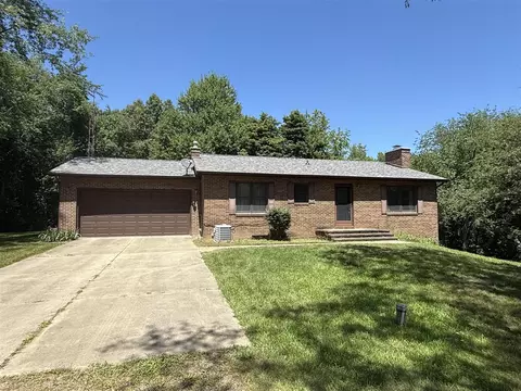 2960 Half Moon Lk, Hillsdale, MI 49242