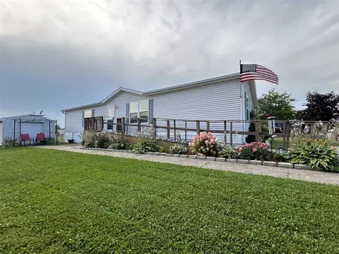 323 Grand Riv, Adrian, MI 49221