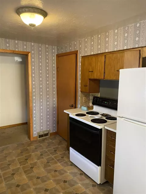 Kitchen - 96 Harold, Grant, MI 49327 photo 2 of 2