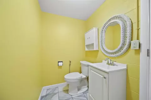 Bath - 1337 Badgley, Jackson, MI 49203 photo 6 of 6