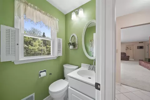 Bath - 1337 Badgley, Jackson, MI 49203 photo 1 of 6
