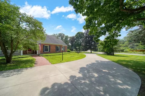 Exterior - 1337 Badgley, Jackson, MI 49203 photo 11 of 19