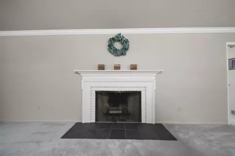 Living - 1337 Badgley, Jackson, MI 49203 photo 2 of 6