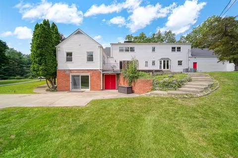 Exterior - 1337 Badgley, Jackson, MI 49203 photo 3 of 19