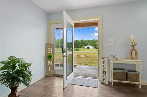 Entry Way - 3053 Reed, Buchanan, MI 49107 photo 1 of 4