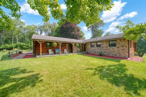 2933 Robinson, Jackson, MI 49203