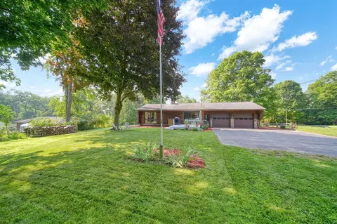 Exterior - 2933 Robinson, Jackson, MI 49203 photo 10 of 13