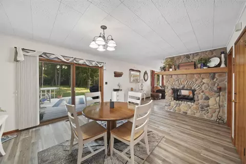 Dining - 2933 Robinson, Jackson, MI 49203 photo 1 of 5