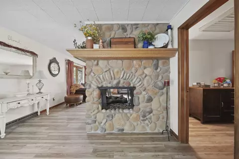 Entry Way - 2933 Robinson, Jackson, MI 49203 photo 2 of 3