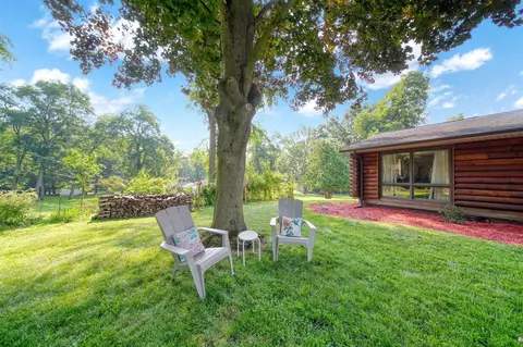 Exterior - 2933 Robinson, Jackson, MI 49203 photo 8 of 13
