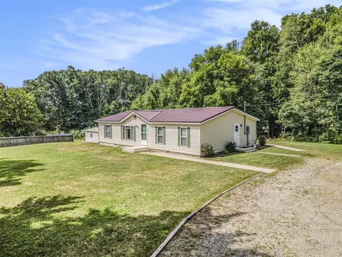 627 N Cooper, Newaygo, MI 49337