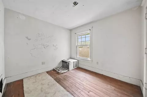 Bedroom - 601 607 1st, Jackson, MI 49203 photo 6 of 7