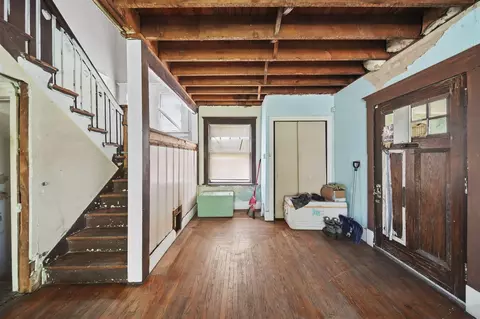 Entry Way - 601 607 1st, Jackson, MI 49203 photo 4 of 9
