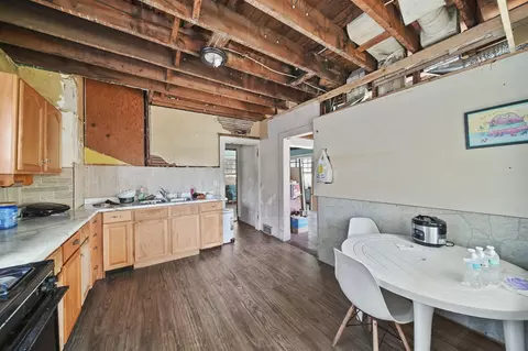Kitchen - 601 607 1st, Jackson, MI 49203 photo 4 of 5