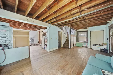 Entry Way - 601 607 1st, Jackson, MI 49203 photo 5 of 9