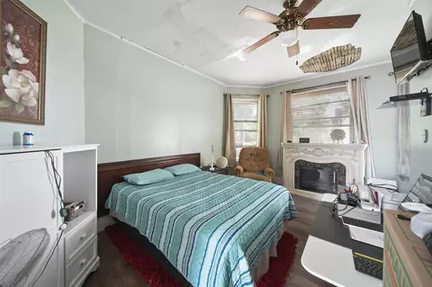 Bedroom - 601 607 1st, Jackson, MI 49203 photo 1 of 7