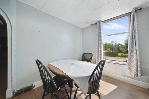 Dining - 601 607 1st, Jackson, MI 49203 photo 1 of 2