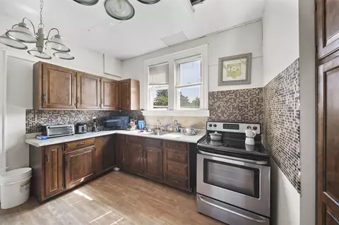 Kitchen - 601 607 1st, Jackson, MI 49203 photo 2 of 5