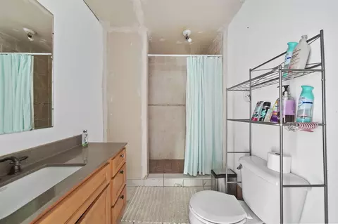 Bath - 601 607 1st, Jackson, MI 49203 photo 3 of 3