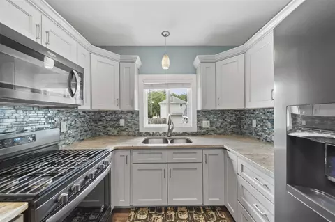 Kitchen - 1123 Walker, Jackson, MI 49202 photo 3 of 4