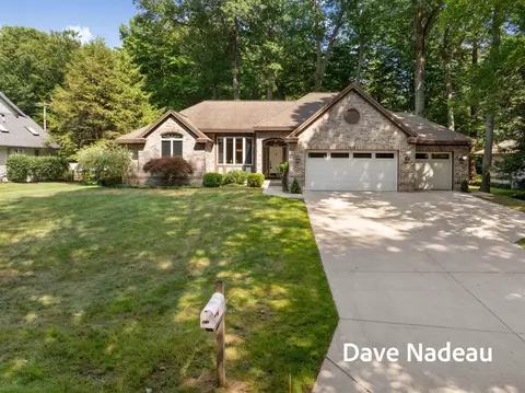 7418 Pine Blf #12, Spring Lake, MI 49456