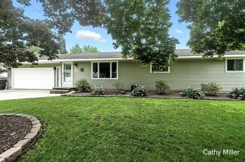 1444 Center, Zeeland, MI 49464