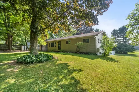 5912 Maple Dl, Jackson, MI 49201