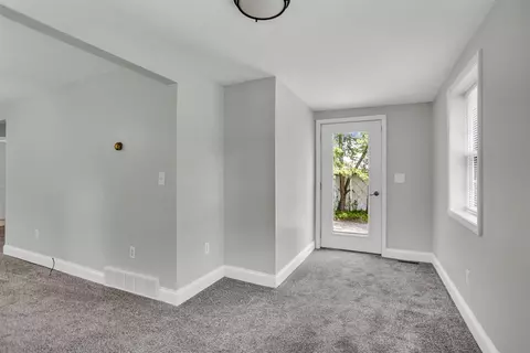 Entry Way - 698 S Dettman, Jackson, MI 49203 photo 1 of 3