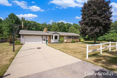 2085 E 95th, Newaygo, MI 49337 photo 4