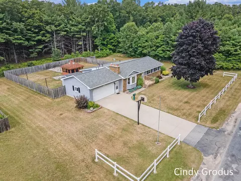 2085 E 95th, Newaygo, MI 49337 photo 3