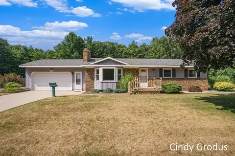 2085 E 95th, Newaygo, MI 49337 photo 2