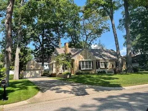 700 Lyncott, North Muskegon, MI 49445