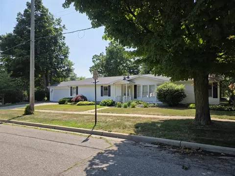 121 N Decker, Fremont, MI 49412