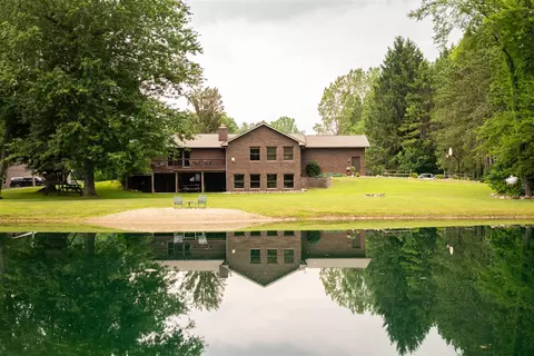 10133 W Allen, Fowlerville, MI 48836