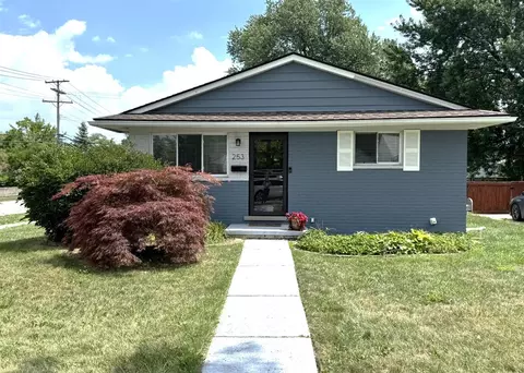 253 S Webik, Clawson, MI 48017