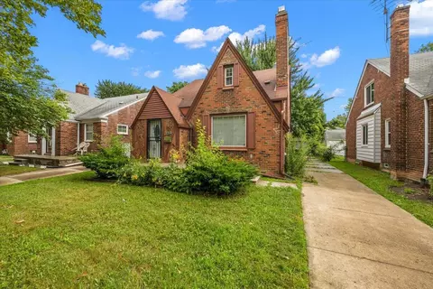 Exterior - 5910 Hillcrest, Grosse Pointe, MI 48236 photo 2 of 5