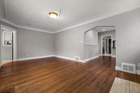 Living - 5910 Hillcrest, Grosse Pointe, MI 48236 photo 3 of 5