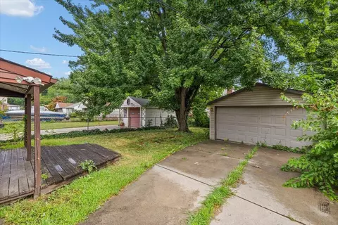 Exterior - 5910 Hillcrest, Grosse Pointe, MI 48236 photo 4 of 5
