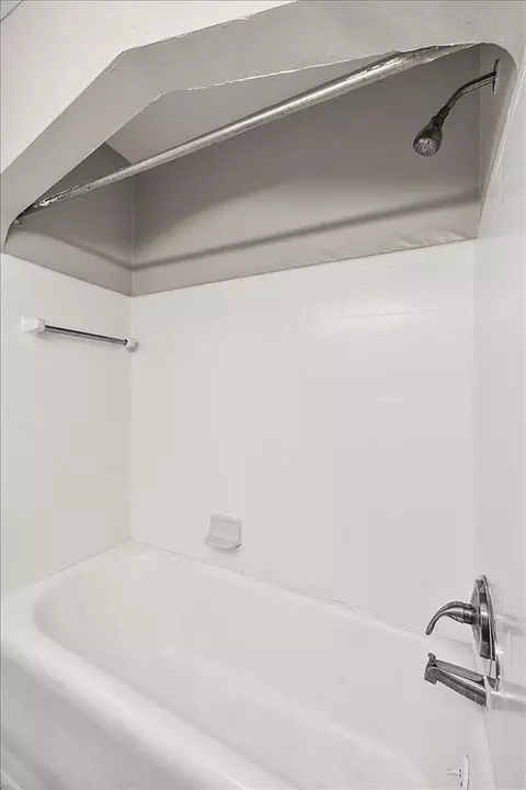 Bath - 5910 Hillcrest, Grosse Pointe, MI 48236 photo 2 of 5