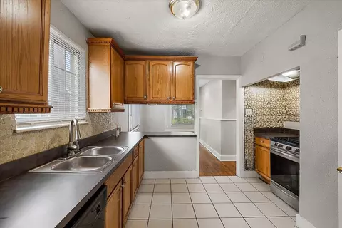 Kitchen - 5910 Hillcrest, Grosse Pointe, MI 48236 photo 2 of 3