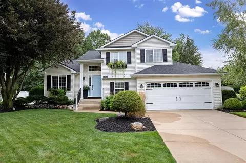 1069 Woodspointe, Byron Center, MI 49315