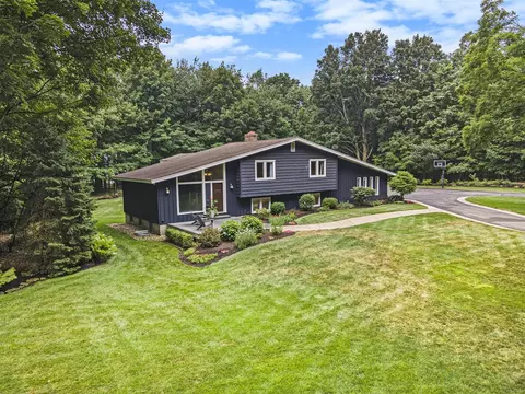 2274 Perry St, Holland, MI 49424