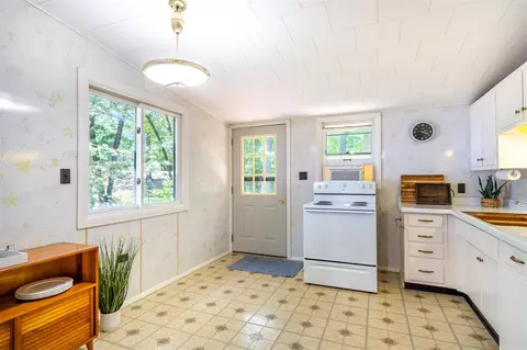 Kitchen - 991 55th, Pullman, MI 49450 photo 1 of 3