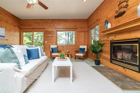 Living - 991 55th, Pullman, MI 49450 photo 2 of 3
