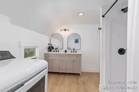 Bath - 49 E 112th, Grant, MI 49327 photo 2 of 2