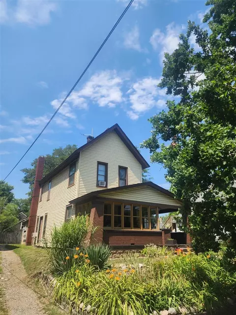 721 Fairview, Grand Rapids, MI 49503