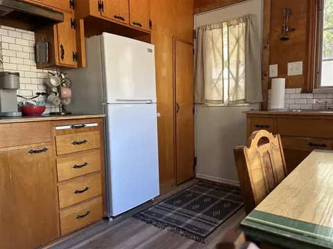 Kitchen - 8027 W Hemlock, Baldwin, MI 49304 photo 3 of 4
