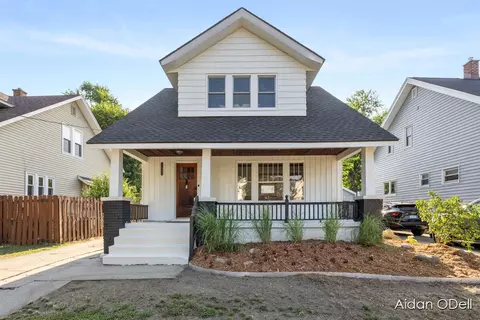 1542 Fremont, Grand Rapids, MI 49504