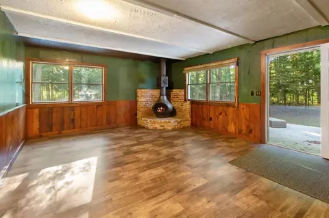 Living - 878 N Wolf, Baldwin, MI 49304 photo 7 of 10