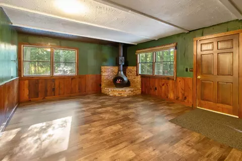 Living - 878 N Wolf, Baldwin, MI 49304 photo 8 of 10